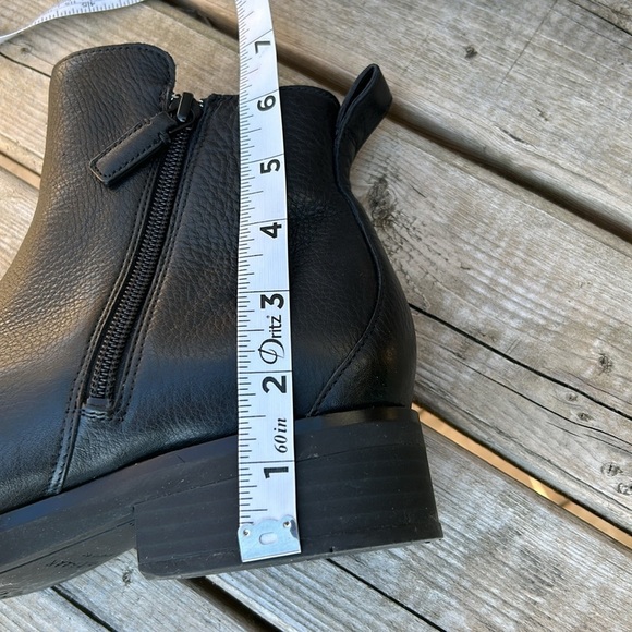 Cole Haan, River Chelsea Waterproof Leather
Bootie/Side Zip size 71/2B Black - Picture 9 of 11